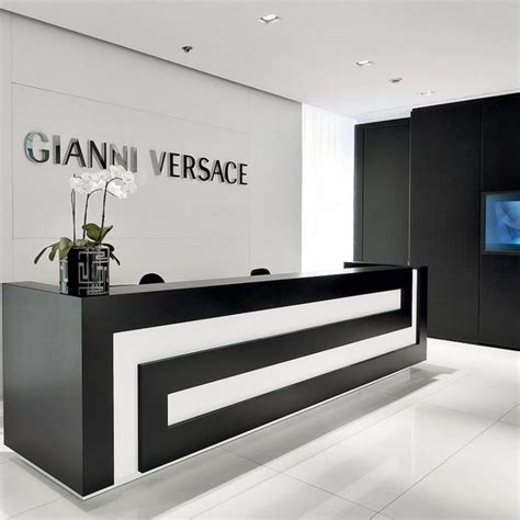 versace headquarter italia telefono|versace phone number customer service.